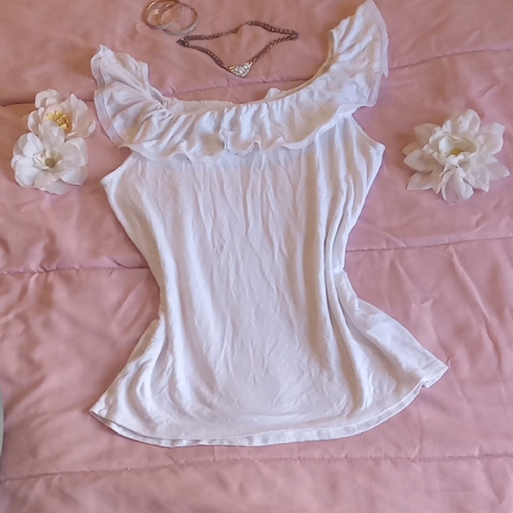 White Ruffle Neckline Top - Picture 5 of 13